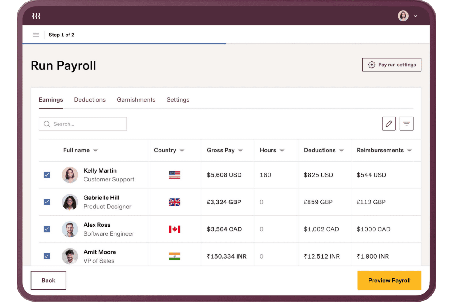 Pantalla Ejecutar nómina de Rippling que muestra los ingresos, las deducciones y los reembolsos de los empleados en varias monedas.